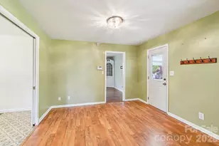 710 Heatherwood Dr, Hendersonville, NC 28792 - Photo 15