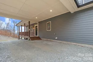 94 Silver Fox Rdg, Beech Mountain, NC 28604 - Photo 3