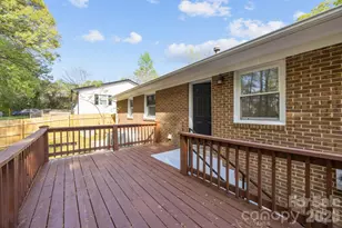 2309 Longleaf Dr, Charlotte, NC 28210 - Photo 17