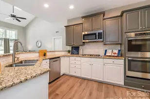 2824 Providence Spring Ln, Charlotte, NC 28270 - Photo 11