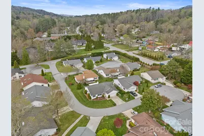 551 Woodfield Lane, Hendersonville, NC 28791 - Photo 17