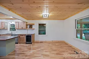 327 Flat Ridge Dr, Lake Toxaway, NC 28774 - Photo 17