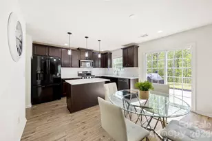 4715 McClure Rd, Charlotte, NC 28216 - Photo 7