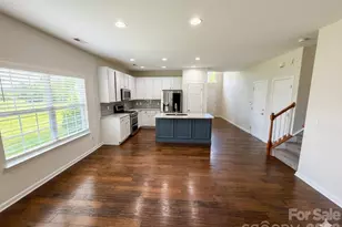 10307 Dominion Village Dr, Charlotte, NC 28269 - Photo 3