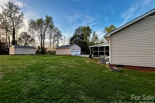 205 Linville Ct, Bessemer City, NC 28016 - Photo 33