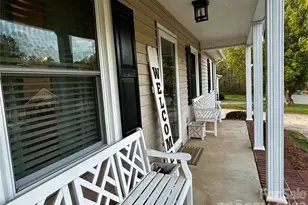 205 Linville Ct, Bessemer City, NC 28016 - Photo 3