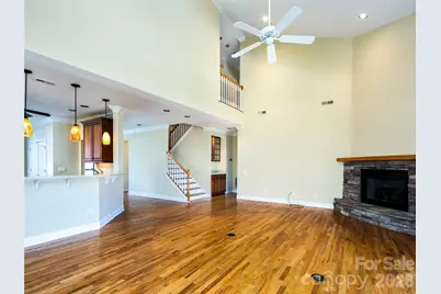 124 Towne Place Drive, Hendersonville, NC 28792 - Photo 3