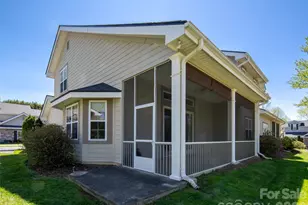 124 Towne Pl Dr, Hendersonville, NC 28792 - Photo 29