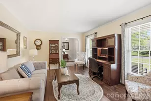 7245 Hopeton Rd, Charlotte, NC 28210 - Photo 9