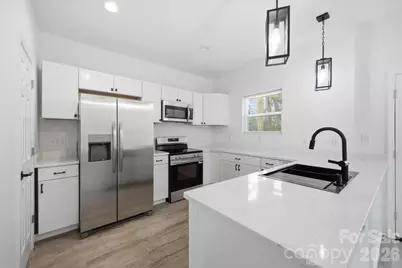 1413 Hateras Avenue, Charlotte, NC 28216 - Photo 3