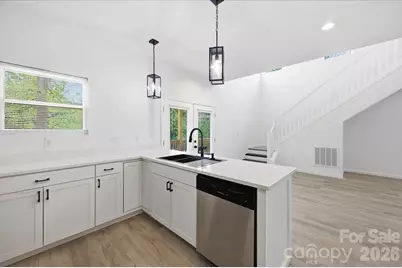 1413 Hateras Avenue, Charlotte, NC 28216 - Photo 7