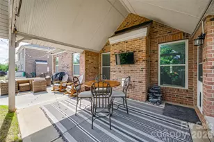 324 Kerrydale Ct, Clover, SC 29710 - Photo 3