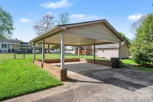 201 N Pine St, Lowell, NC 28098 - Photo 5