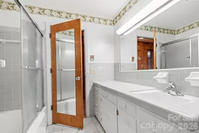 201 N Pine Street, Lowell, NC 28098 - Photo 17