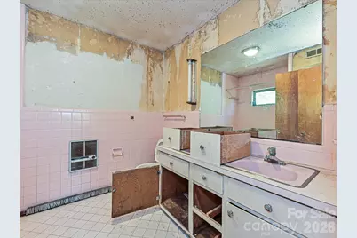 2629 Ringwood Street, Charlotte, NC 28208 - Photo 17