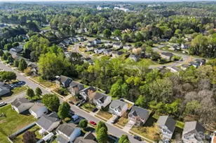 1217 Jordans Pond Ln, Charlotte, NC 28214 - Photo 3