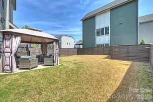 1500 Hawthorne Ln, Charlotte, NC 28205 - Photo 29