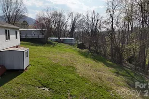 309 Morehead Dr, Marion, NC 28752 - Photo 9