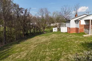 309 Morehead Dr, Marion, NC 28752 - Photo 5