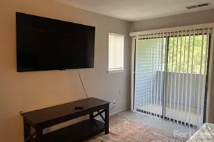 4048 Tamerlane Dr, Charlotte, NC 28205 - Photo 3