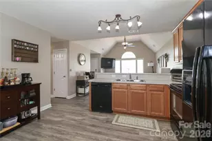 5867 Sunset View Ln, Catawba, NC 28609 - Photo 9