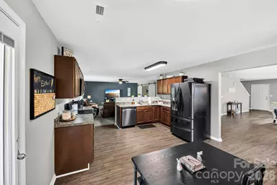 5045 Ashley Place Drive, Bessemer City, NC 28016 - Photo 9