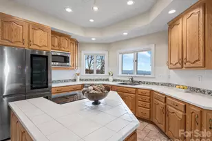 33 Elk Ridge Dr, Asheville, NC 28804 - Photo 11