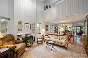 601 Red Oak Dr, Hendersonville, NC 28791 - Photo 11