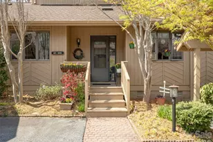 601 Red Oak Dr, Hendersonville, NC 28791 - Photo 3