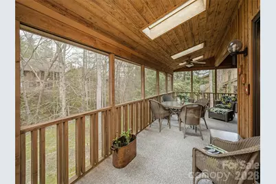 601 Red Oak Drive, Hendersonville, NC 28791 - Photo 9