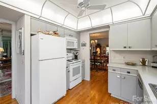 601 Red Oak Dr, Hendersonville, NC 28791 - Photo 15