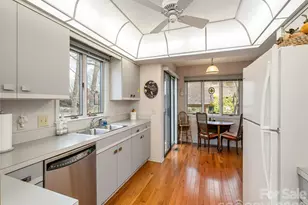 601 Red Oak Dr, Hendersonville, NC 28791 - Photo 17