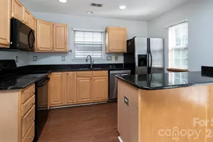 11751 Blue Tick Ct, Charlotte, NC 28269 - Photo 9