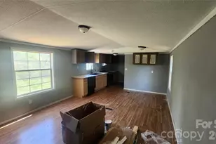 802 W 15th St, Newton, NC 28658 - Photo 9