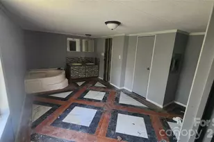 802 W 15th St, Newton, NC 28658 - Photo 7