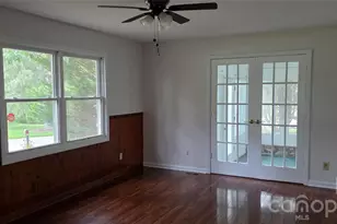 6 Fairway Dr, Asheville, NC 28805 - Photo 3