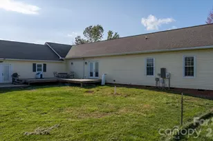 1315 Pear Dr, Conover, NC 28613 - Photo 27