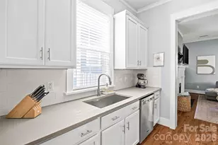 1531 Tippah Park Ct, Charlotte, NC 28205 - Photo 13