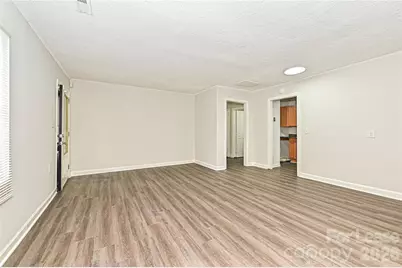 301 Seldon Drive, Charlotte, NC 28216 - Photo 7