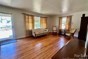 4728 Grasset Ave, Charlotte, NC 28269 - Photo 9