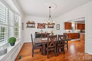 1409 Woodsong Dr, Hendersonville, NC 28791 - Photo 9