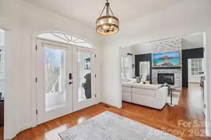 1409 Woodsong Dr, Hendersonville, NC 28791 - Photo 3