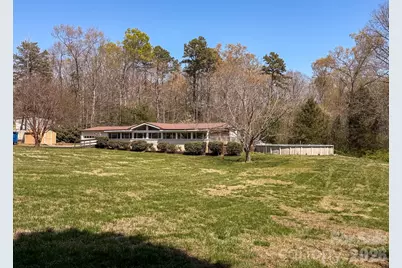 2746 Orangewood Lane, Newton, NC 28658 - Photo 3