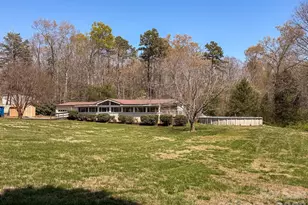 2746 Orangewood Ln, Newton, NC 28658 - Photo 3