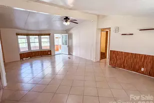 2746 Orangewood Ln, Newton, NC 28658 - Photo 15