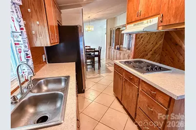 2746 Orangewood Lane, Newton, NC 28658 - Photo 23