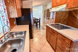 2746 Orangewood Ln, Newton, NC 28658 - Photo 23