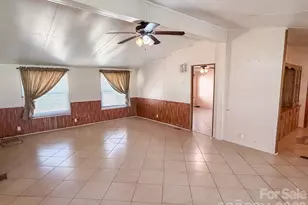 2746 Orangewood Ln, Newton, NC 28658 - Photo 13