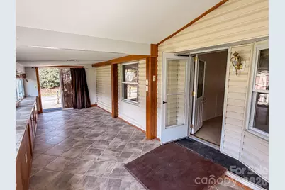 2746 Orangewood Lane, Newton, NC 28658 - Photo 9