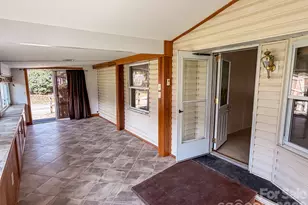 2746 Orangewood Ln, Newton, NC 28658 - Photo 9